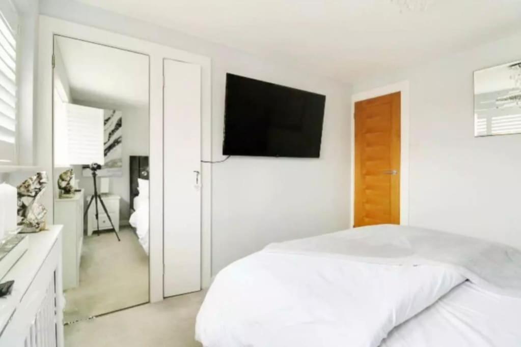 Recently Renovated,Modern House. Train Station Villa North Mymms Ngoại thất bức ảnh