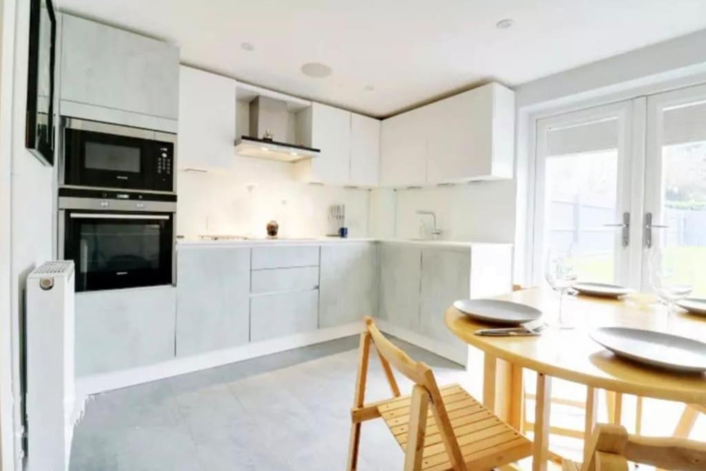 Recently Renovated,Modern House. Train Station Villa North Mymms Ngoại thất bức ảnh